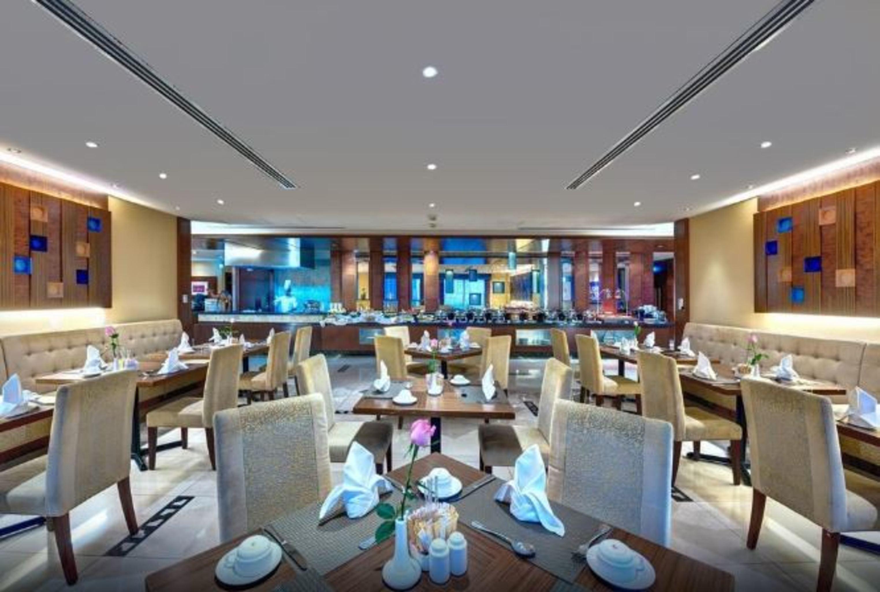 Residence Inn By Marriott Sheikh Zayed Road, Dubai Ngoại thất bức ảnh