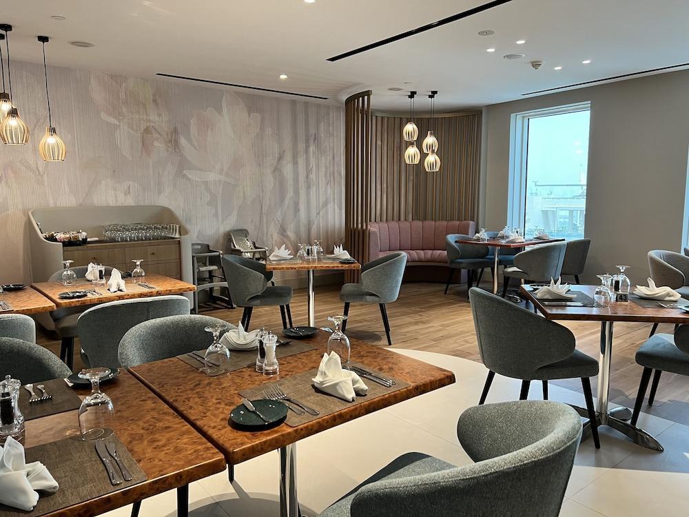 Residence Inn By Marriott Sheikh Zayed Road, Dubai Ngoại thất bức ảnh